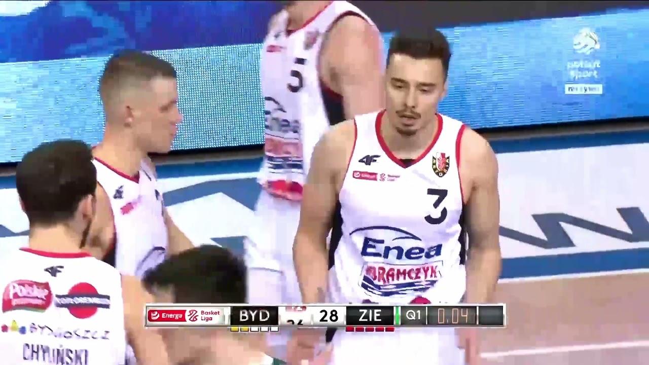 Andrzej Pluta wjechał pod kosz i trafił z faulem #EnergaBasketLiga #PLKPL