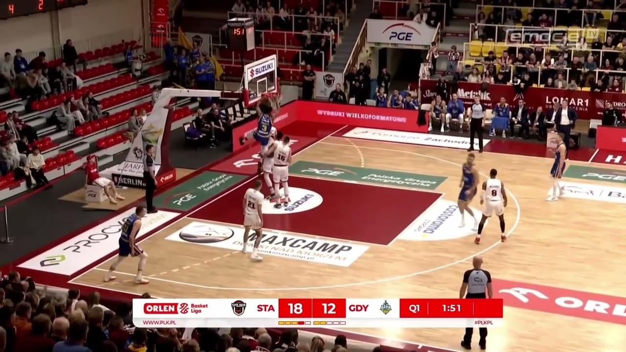 Sage Tolbert pakuje z drugiej strony obręczy #ORLENBasketLiga #PLKPL