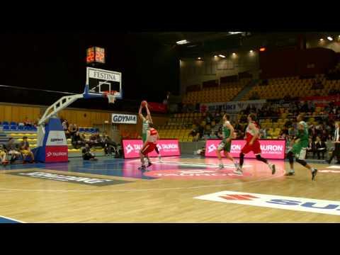 Przemysław Zamojski nad koszem SLOW MOTION - Gdynia Basket Cup 2015