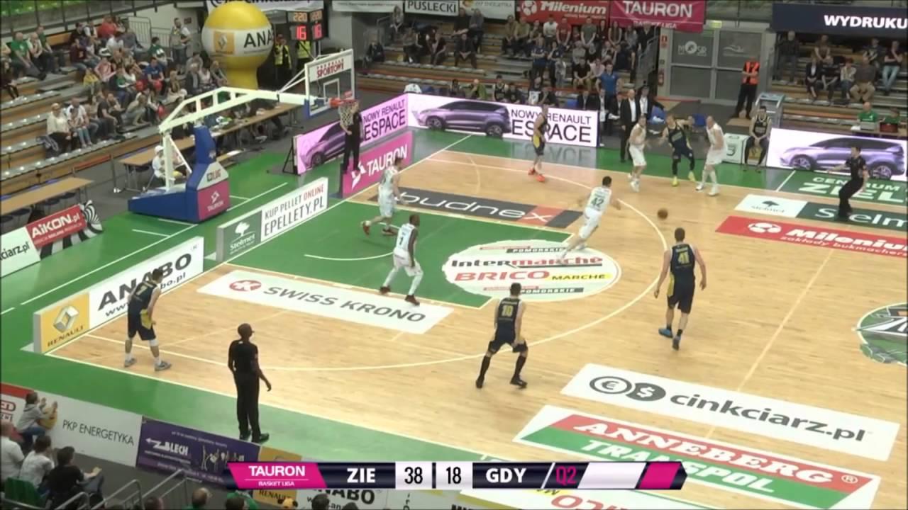 Nemanja Djurišić - 2 wsady w kontrach!