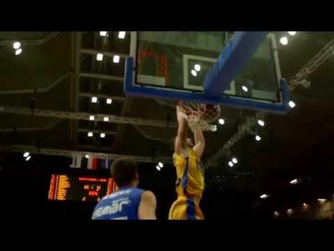 A.J. Walton asysta za plecami - SLOW MOTION - Gdynia Basket Cup 2015