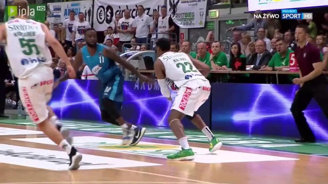 Co za RZUT! Kelati z połowy z ręką na twarzy w ostatniej sekundzie! #PLKPL