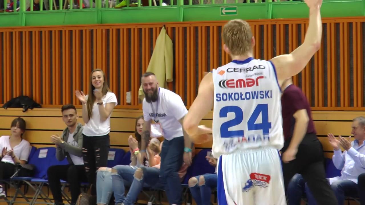 Świetny dunk Michała Sokołowskiego