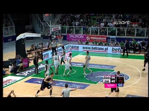 Alley-oop Filipa Dylewicza i Chrisa Wrighta! - PGE Turów Zgorzelec