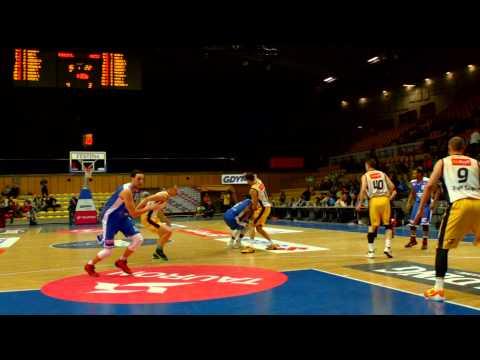 Qyntel Woods - znakomita asysta - Gdynia Basket Cup 2015