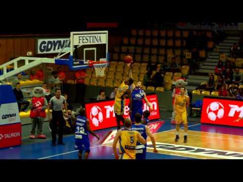 A.J. Walton - power dunk w SLOW MOTION - Gdynia Basket Cup 2015