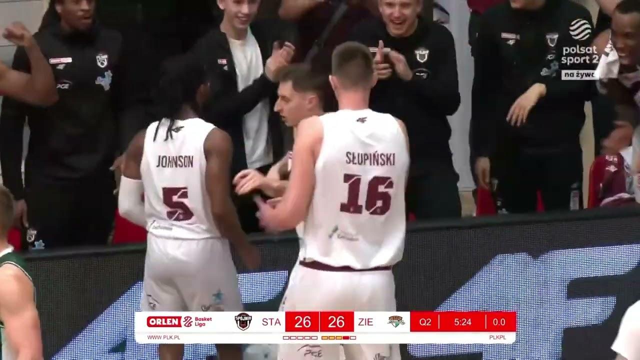 Sebastian Kowalczyk za trzy z faulem!