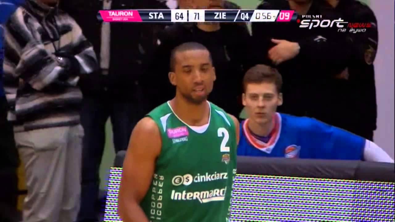 Efektowne wejście J.R. Reynoldsa