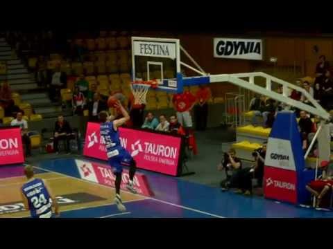 Damian Jeszke z góry! Gdynia Basket Cup - SLOW MOTION
