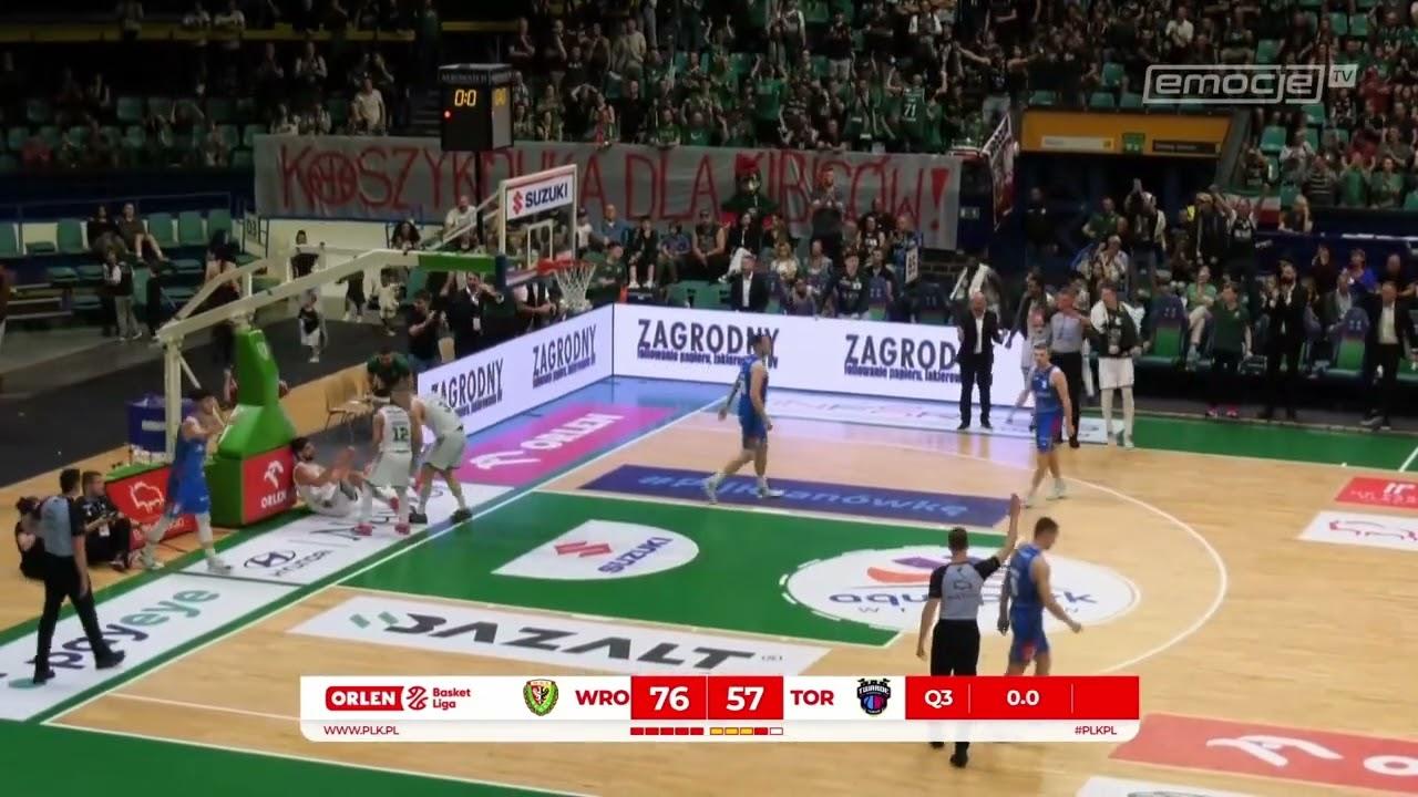 Ajdin Penava! Blok na koniec kwarty!