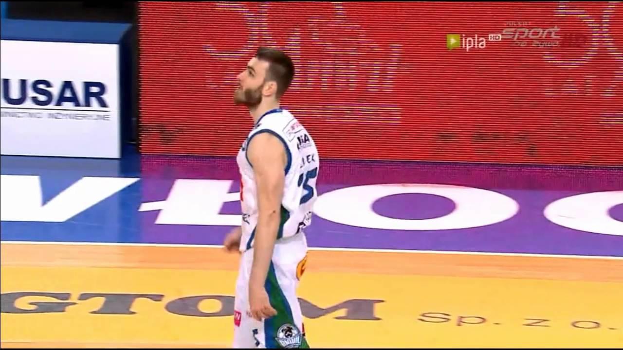 David Jelinek i rzut z nadgarstka z połowy boiska - po gwizdku #TBLPL