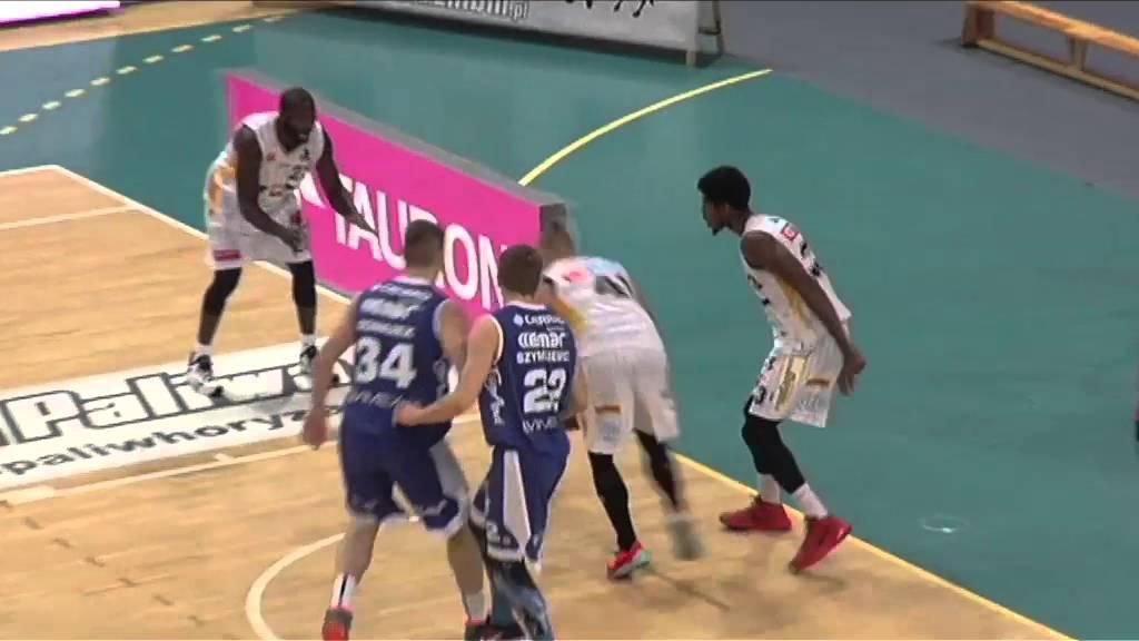 Deshawn Delaney blokuje