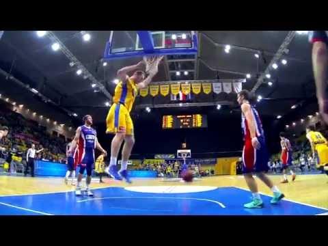 Roman Szymański - 2 Slam Dunks!