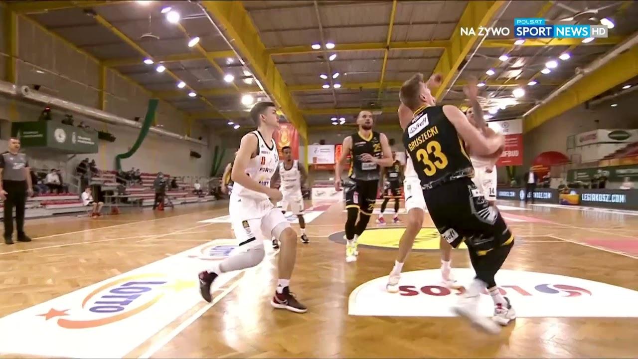 Dariusz Wyka efektownie blokuje! #EnergaBasketLiga #PLKPL