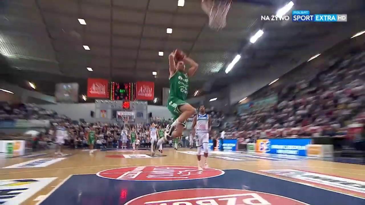 Marcel Ponitka! Przechwyt i wsad! #EnergaBasketLiga #PLKPL