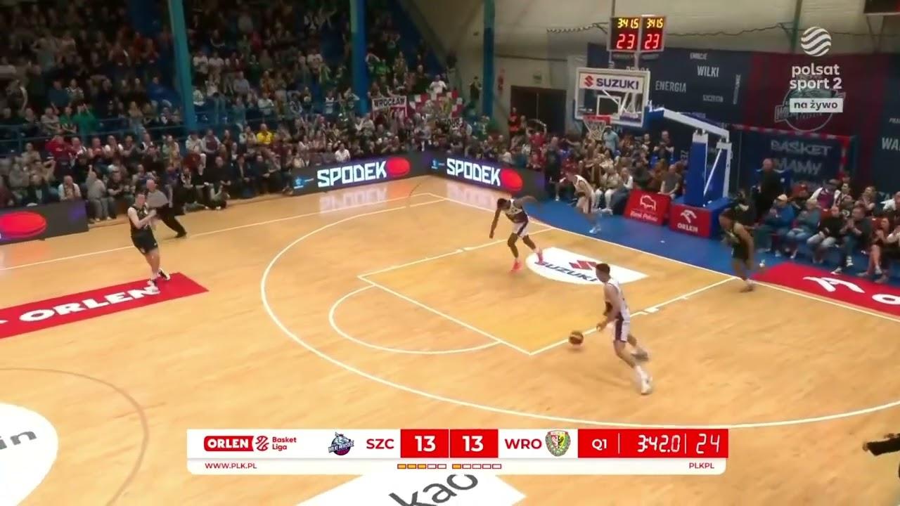 Przemysław Żołnierewicz blokuje w kontrze