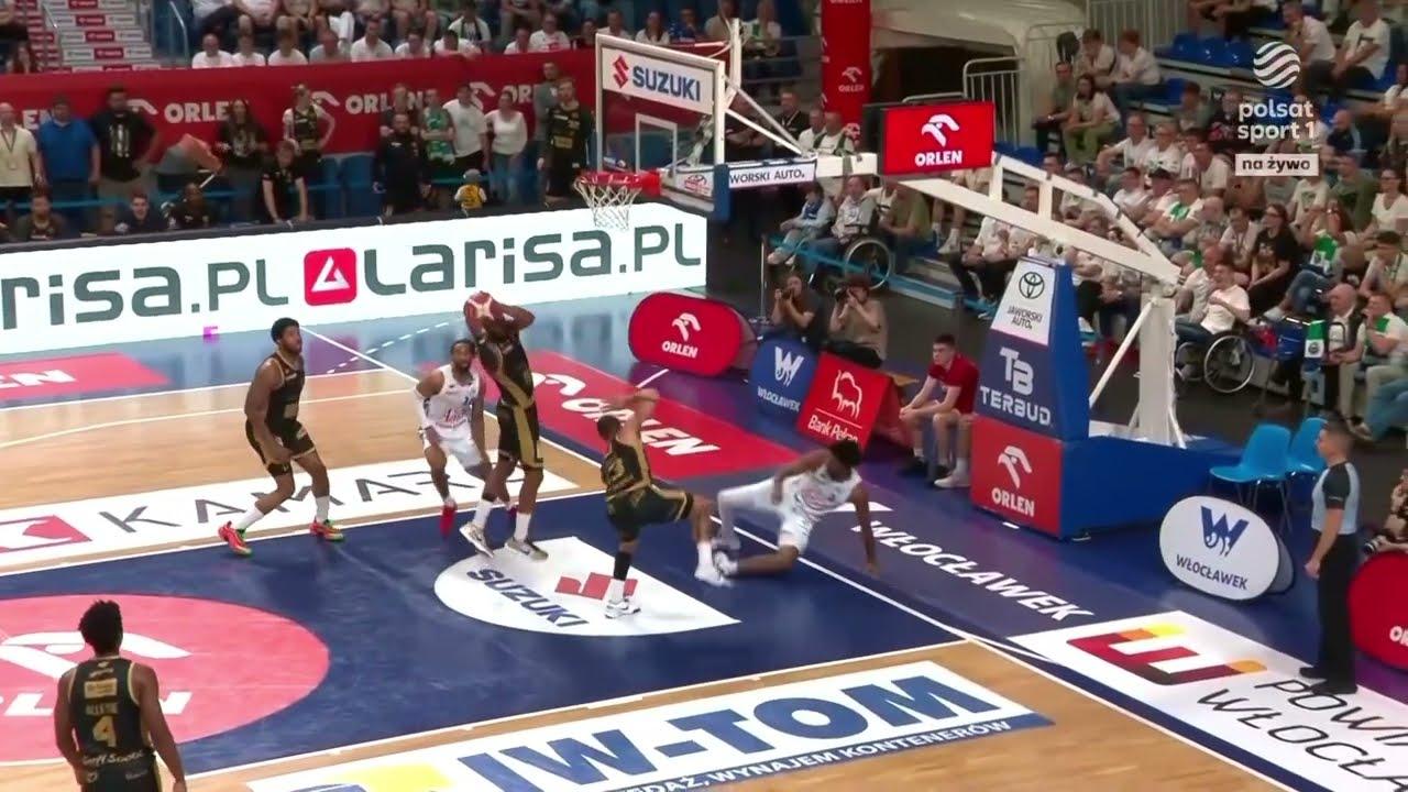 Nick Johnson świetnie blokuje!