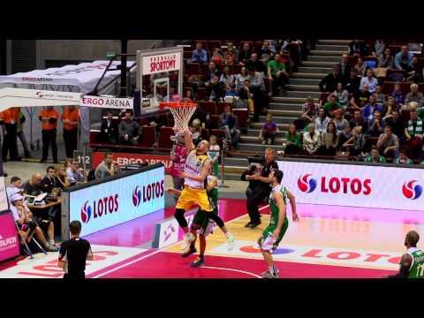 Podanie Vasiliauskasa i punkty z faulem Pawła Leończyka - Super SLOW MOTION - Trefl Sopot