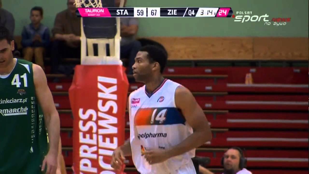 Świetna asysta J.T. Tillera i wsad Kevina Bailey'a