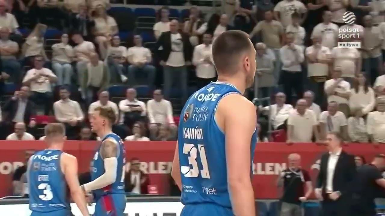 Grzegorz Kamiński zakręcił obrońcą!