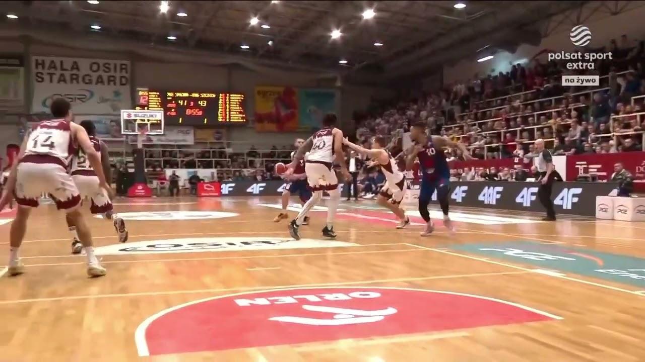 Dwa razy nad koszem w jednej kwarcie!  Phil Fayne! #EnergaBasketLiga #PLKPL