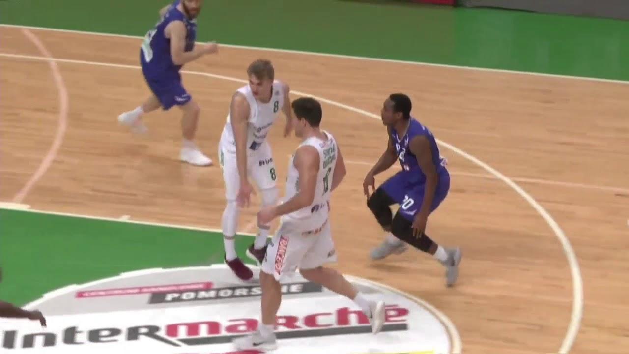 Moore blokuje Woodsa do tablicy! #PLKPL