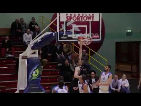 Olek Czyż - mocny SLAM DUNK lewą ręką - PGE Turów Zgorzelec