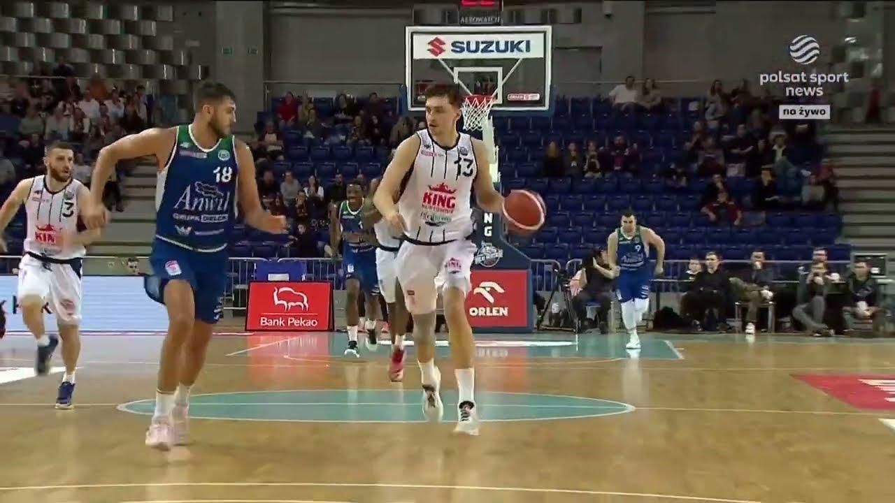 Kacper Borowski podaje za plecami! #ORLENBasketLiga #PLKPL