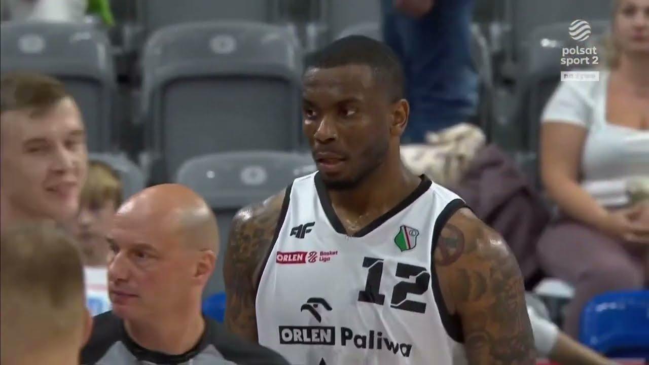 Akcja doskonała! Shawn Jones nad koszem #PLKPL