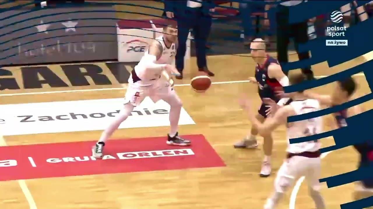 Daniel Amigo z góry z faulem! #EnergaBasketLiga #PLKPL