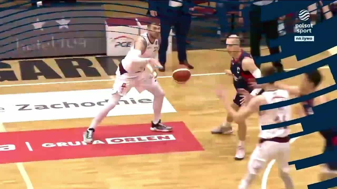 Daniel Amigo z góry z faulem! #EnergaBasketLiga #PLKPL