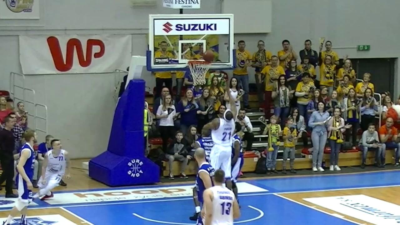 Michael Fraser - dobitka z góry i power dunk