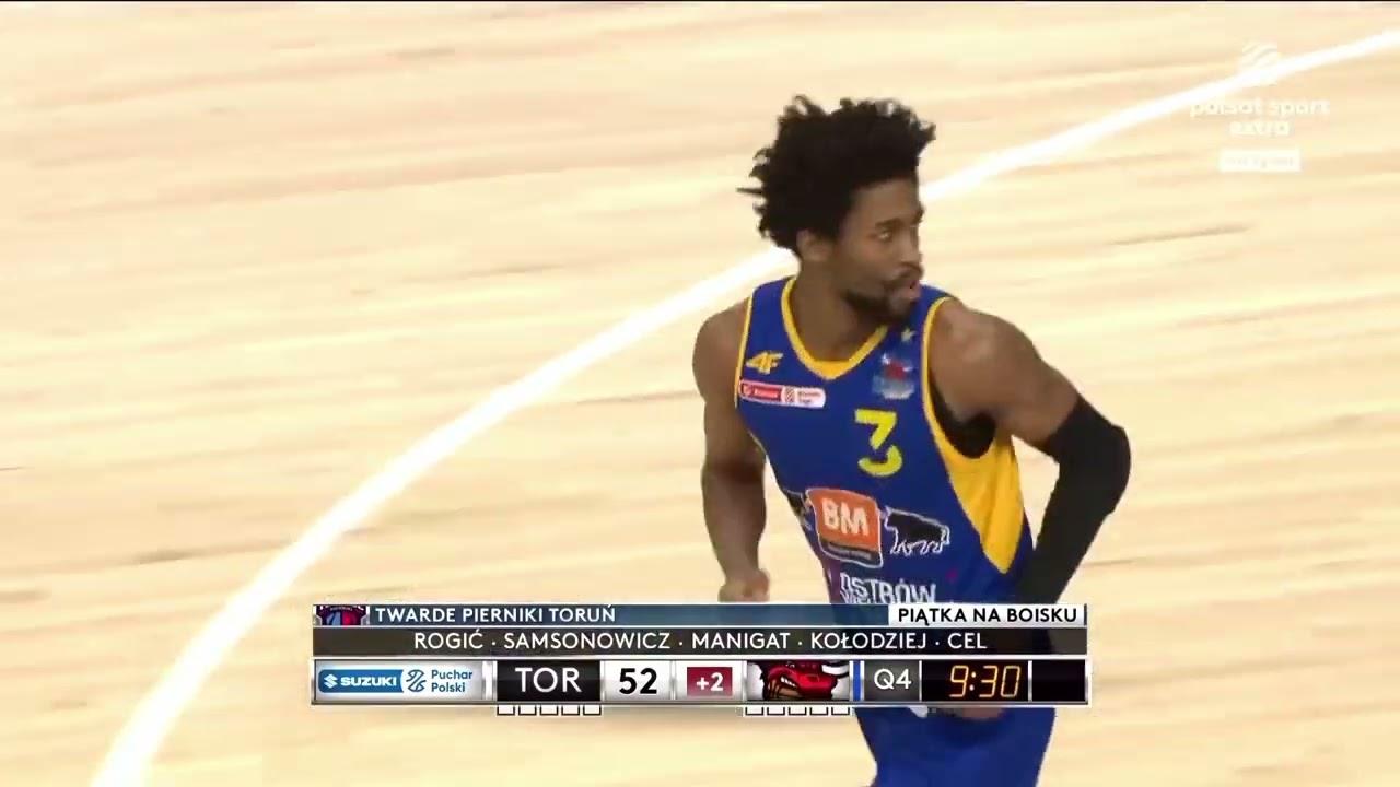 Kobi Simmons wysoko nad koszem #SuzukiPucharPolski #PLKPL