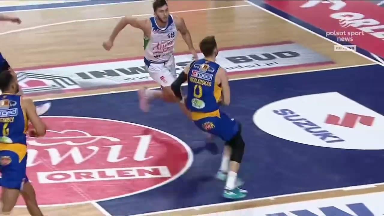 Luke Petrasek blokuje do tablicy! #ORLENBasketLiga #PLKPL