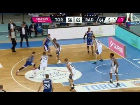 Skuteczne wejście pod kosz C.J. Harrisa #TBLPL