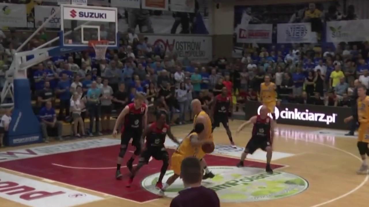 Świetna współpraca Johnsona i Kostrzewskiego #PLKPL