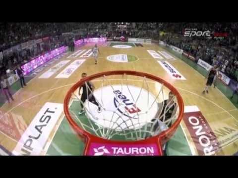 Łukasz Koszarek znowu walnął tróję! - Tauron Basket Liga