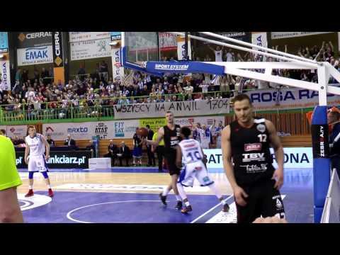 Dunk Ryana Harrowa