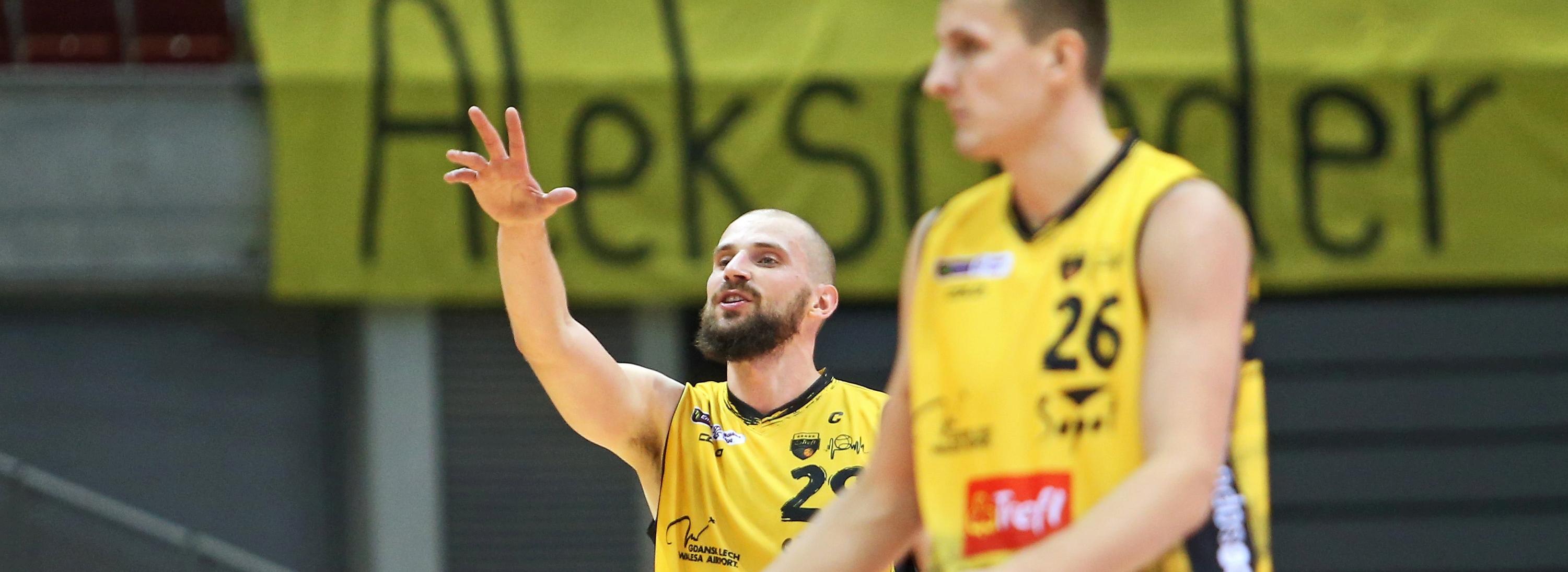 Trefl wygrywa w Dąbrowie Górniczej