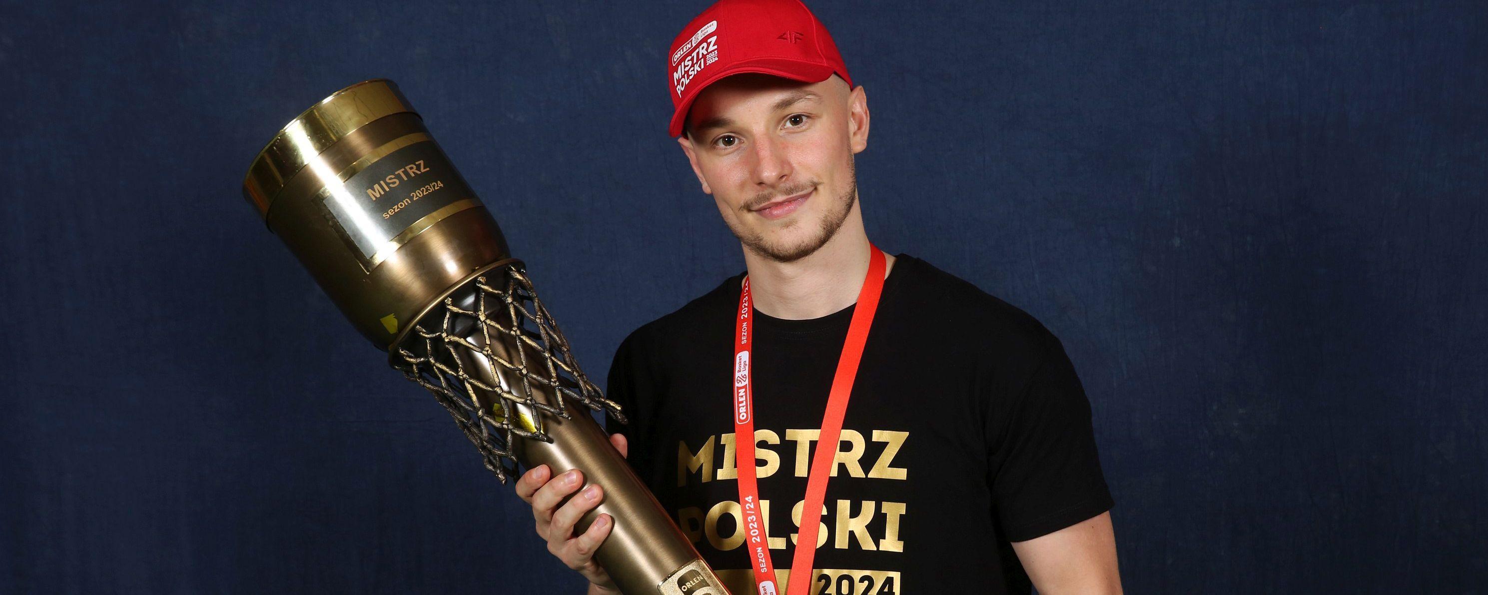 Nowakowski i Musiał wzmacniają Icon Sea Czarnych