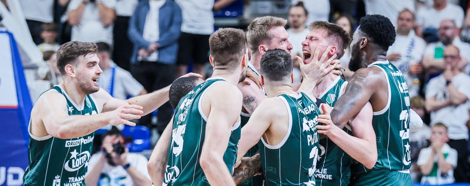 Anwil - Legia (1): Kolenda bohaterem!