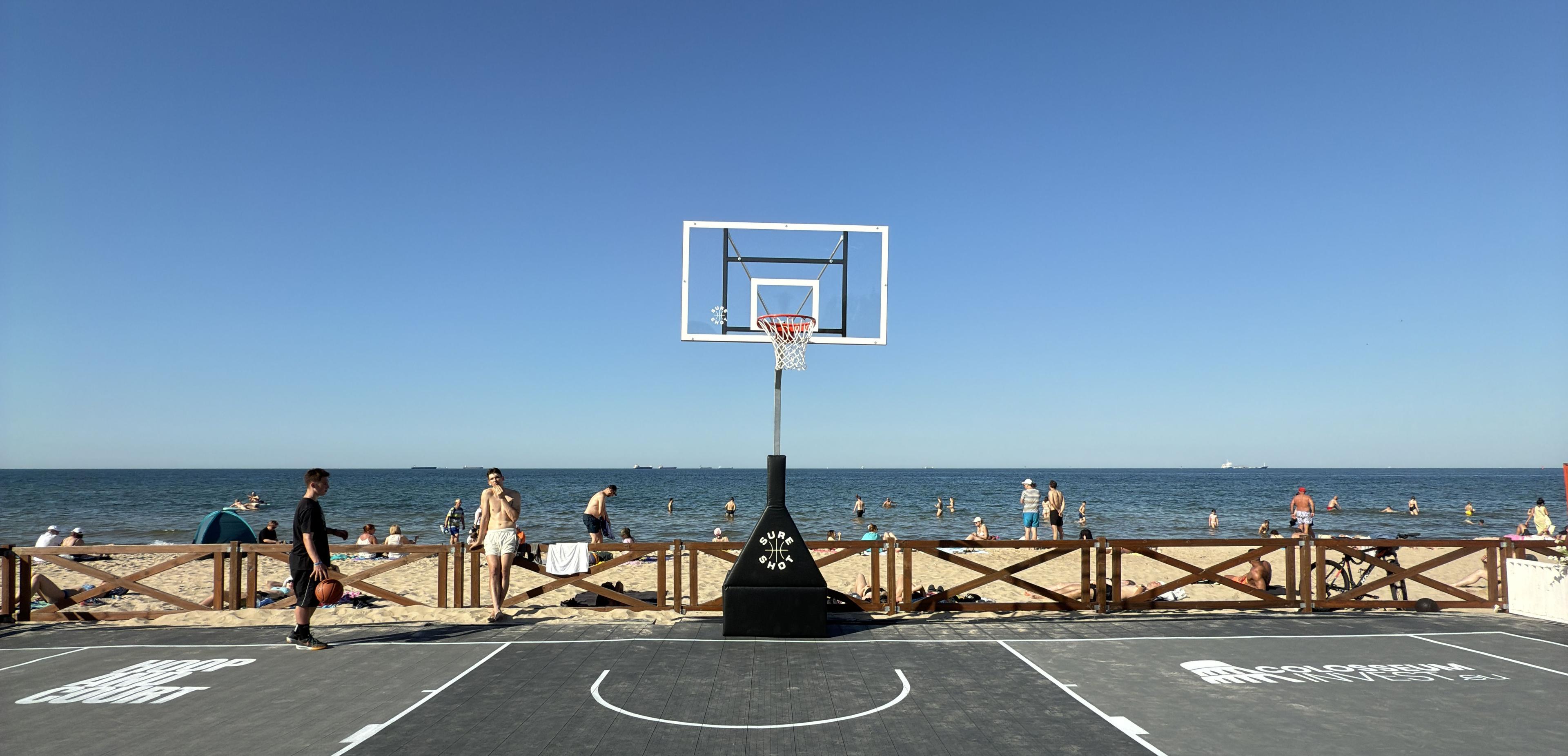 Beach Basket Court - koszykówka, której nie da się przegapić!