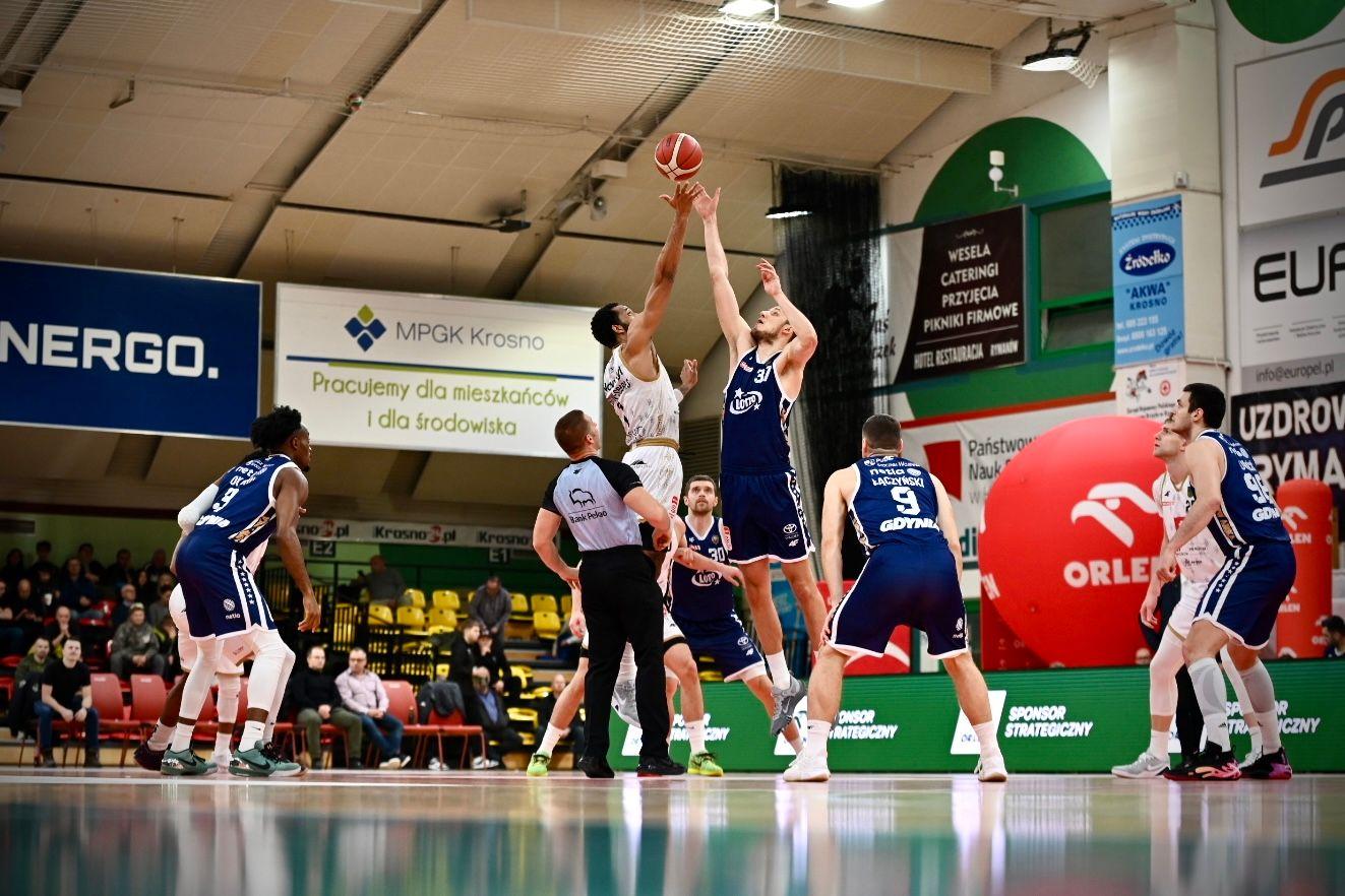 AMW Arka z pewnym zwycięstwem w Krośnie