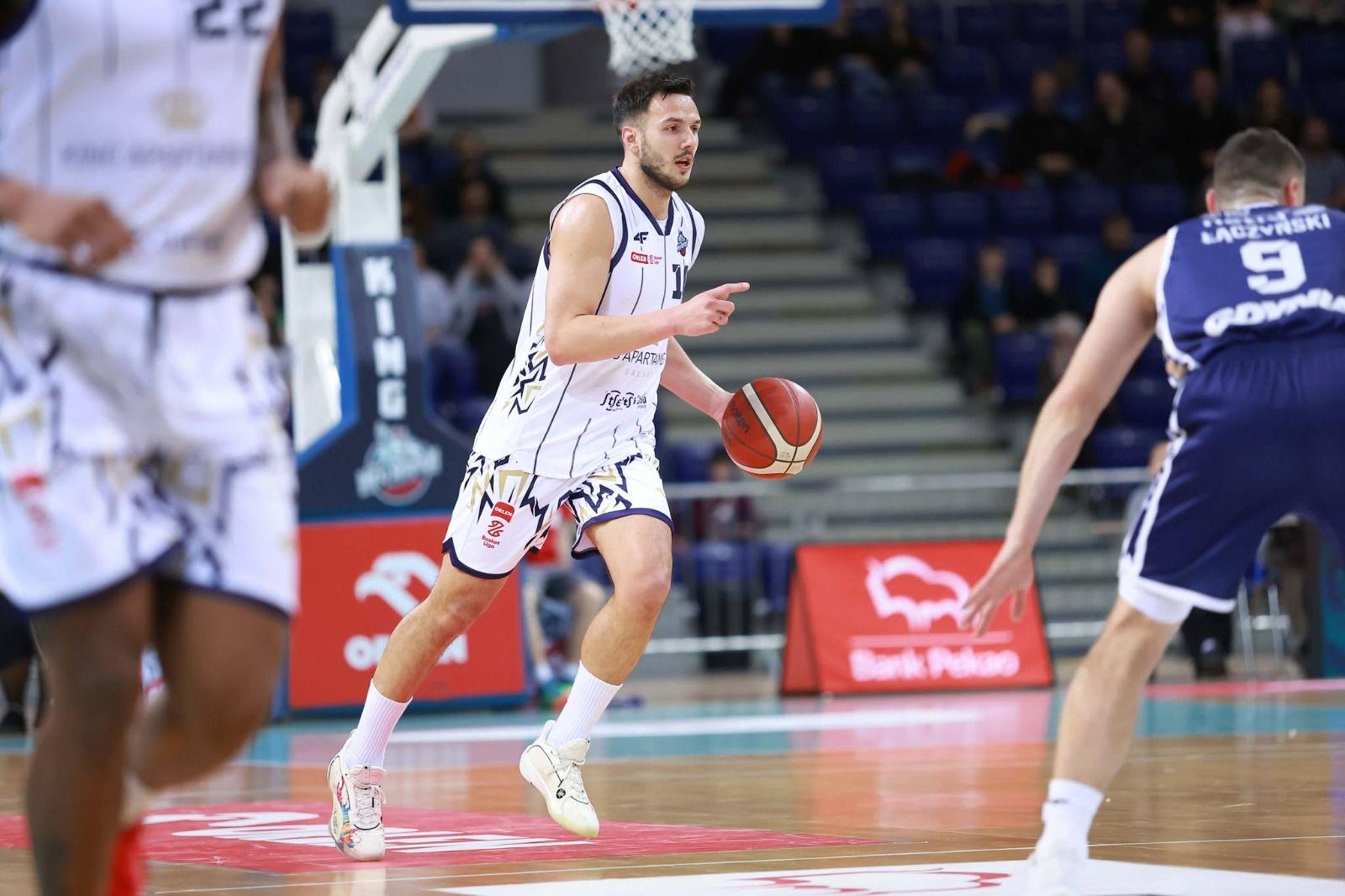 Novak trafiał trójki, King lepszy od AMW Arki!