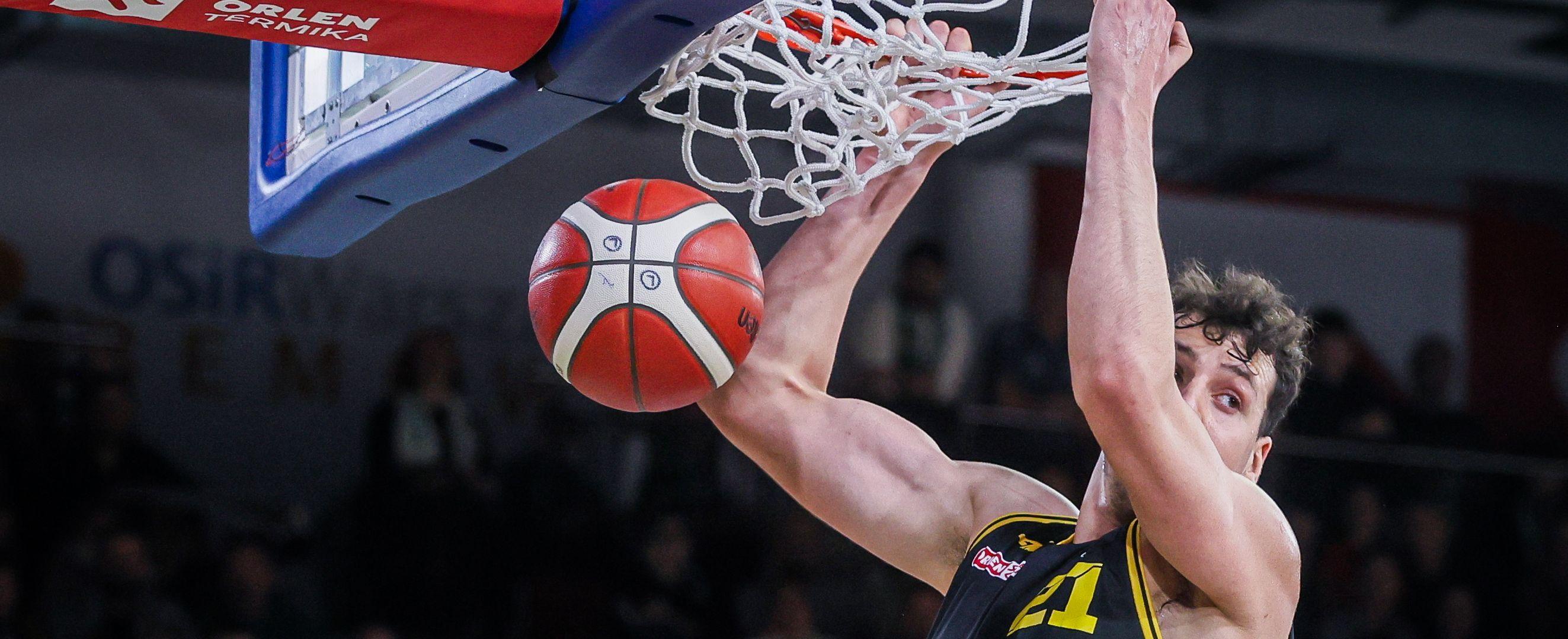 FIBA Europe Cup: Węgrzy pokonali Energa Trefla