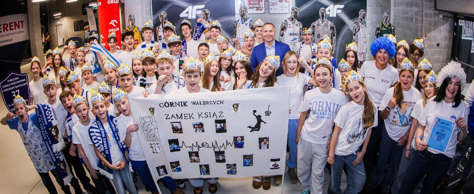 Laureaci konkursu PLK kibicowali na Pekao S.A. Pucharze Polski w Sosnowcu 