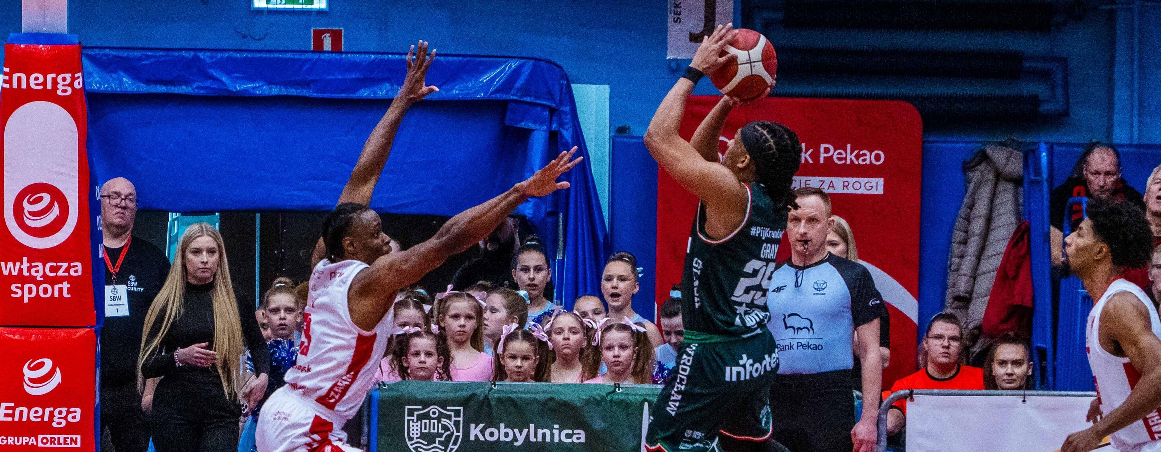 WKS Śląsk dogonił Energa Czarnych!