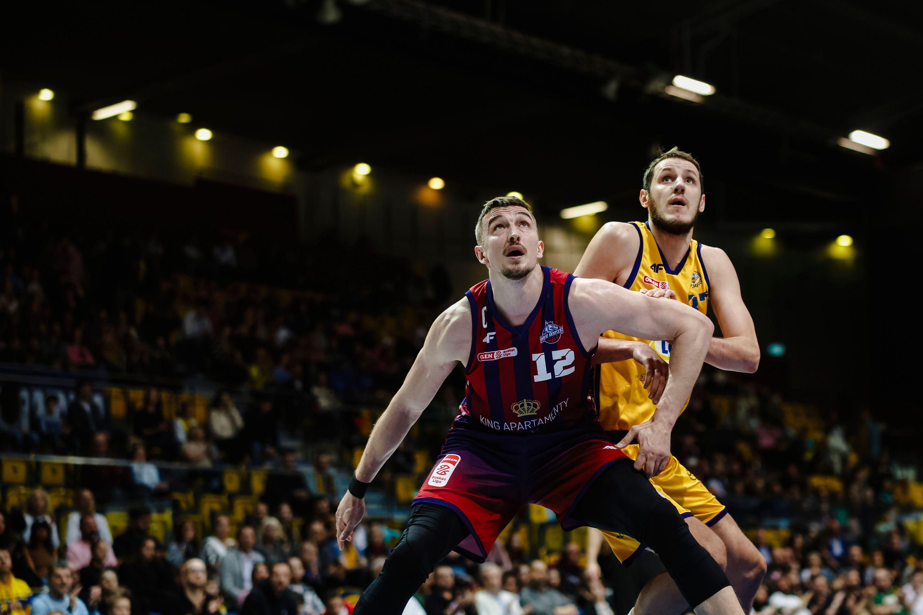 King pokonuje AMW Arkę!