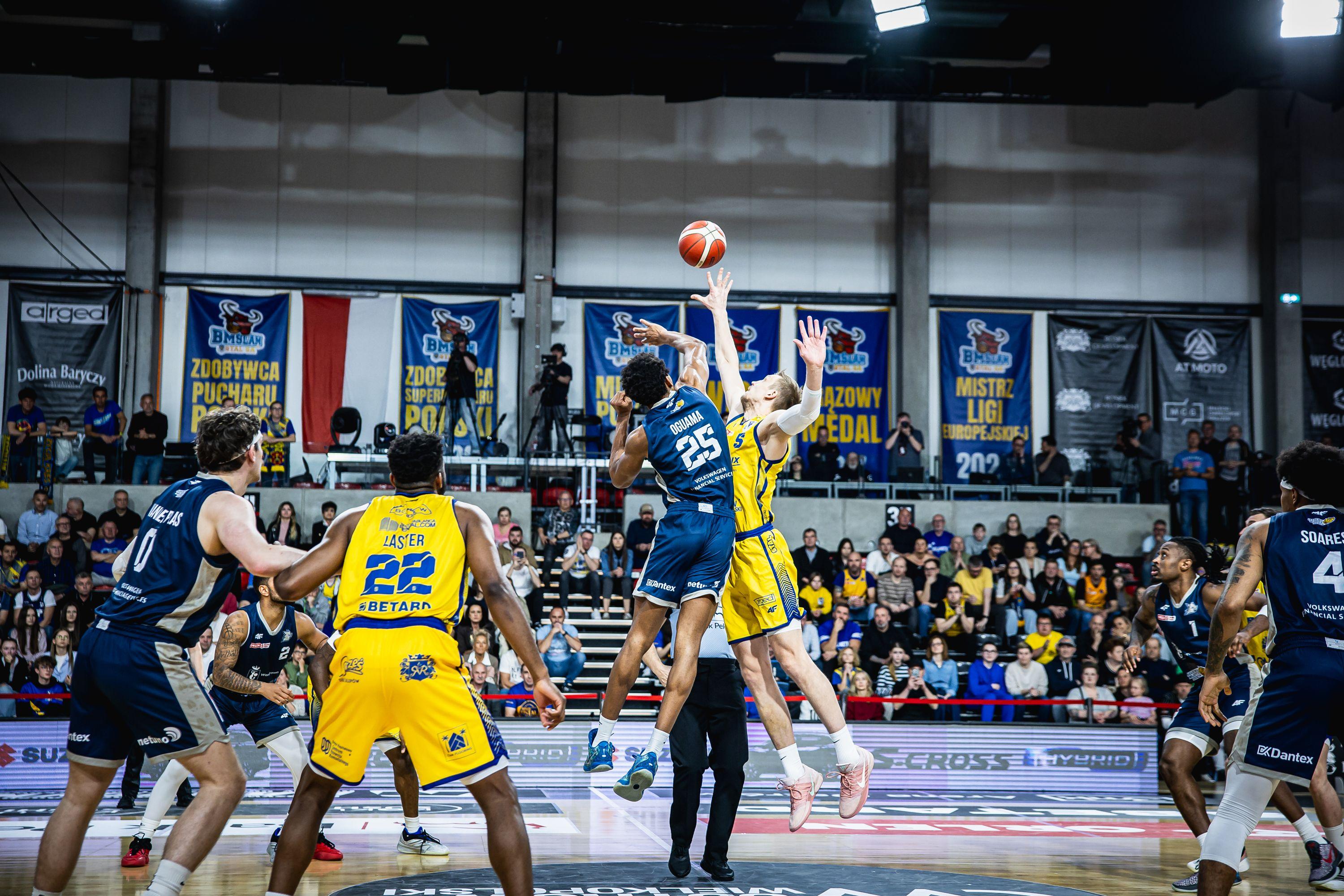 Dziki wygrywają w Ostrowie!