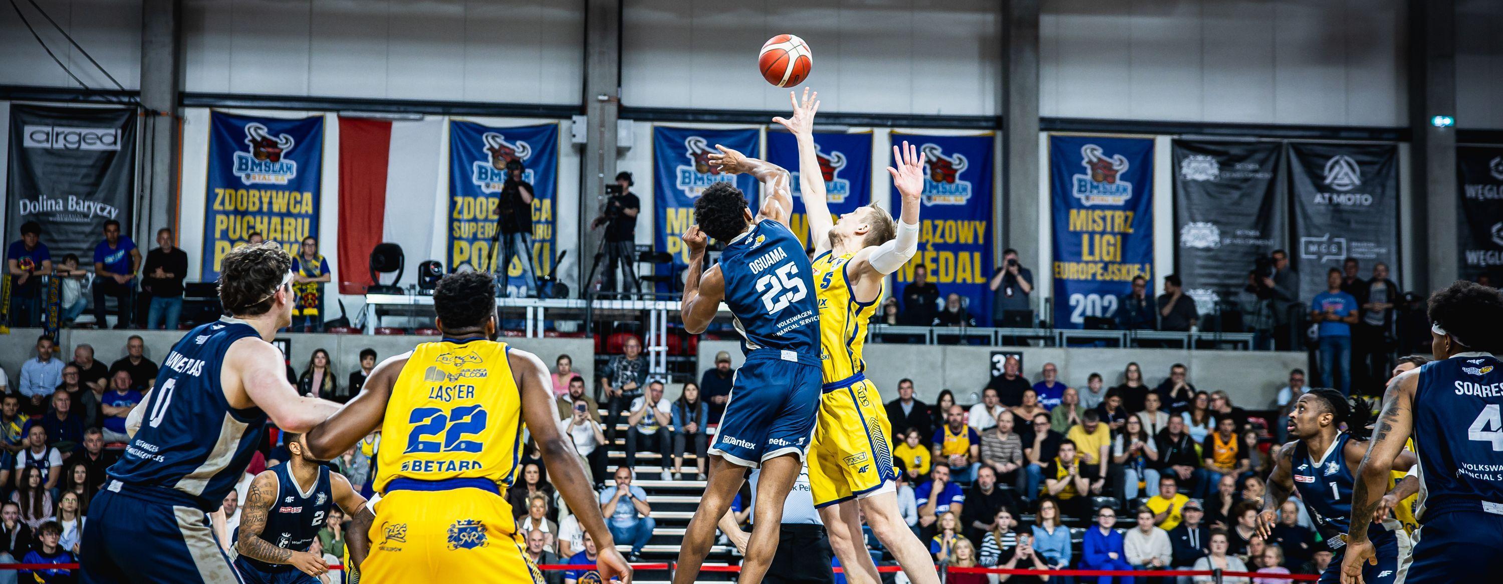 Dziki wygrywają w Ostrowie!